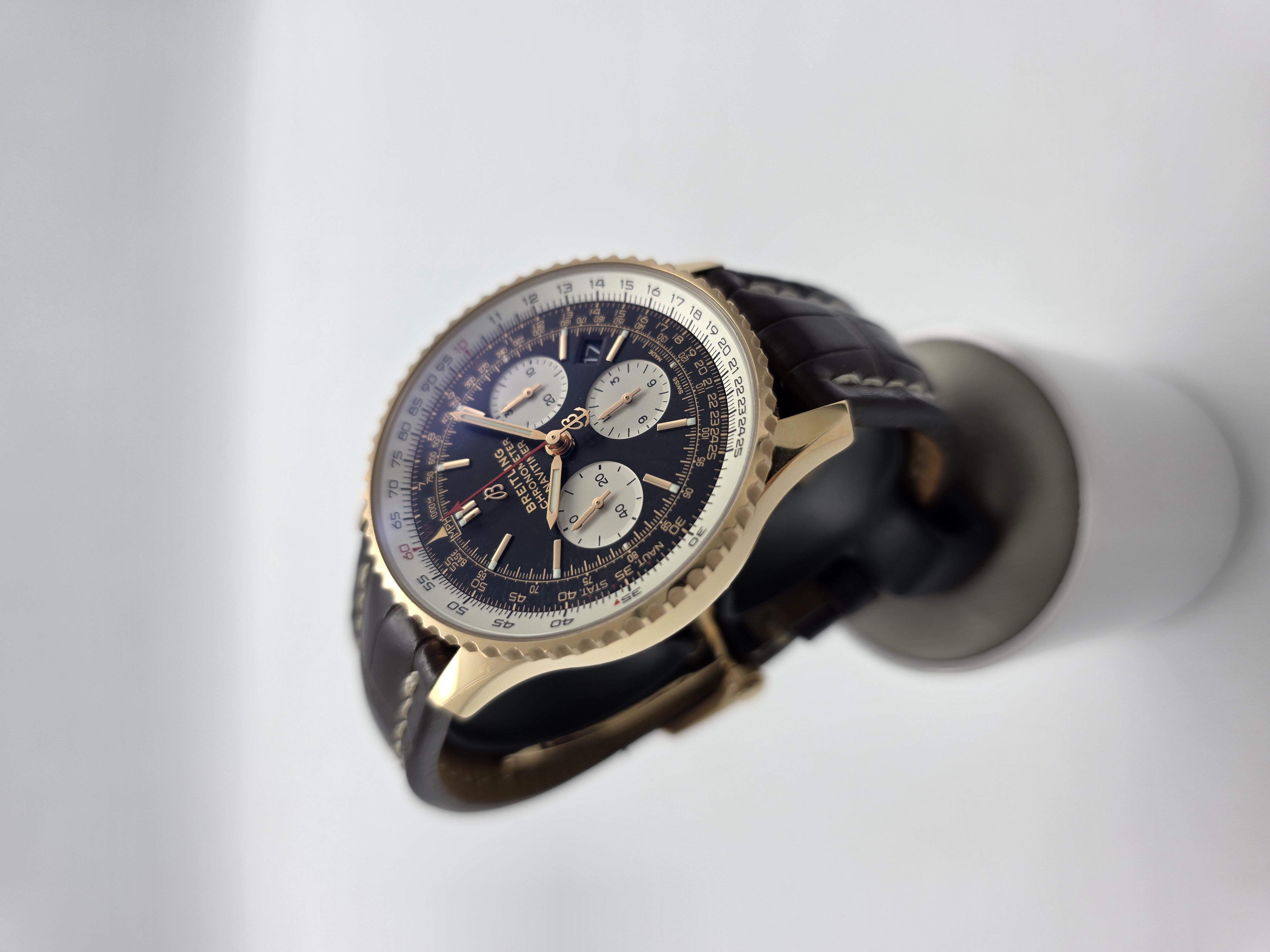 Navitimer B01 Chronograph 43 이미지 6